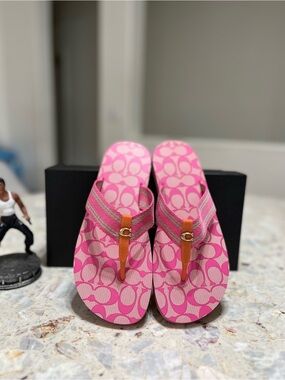 Coach sandals size 8 NIB